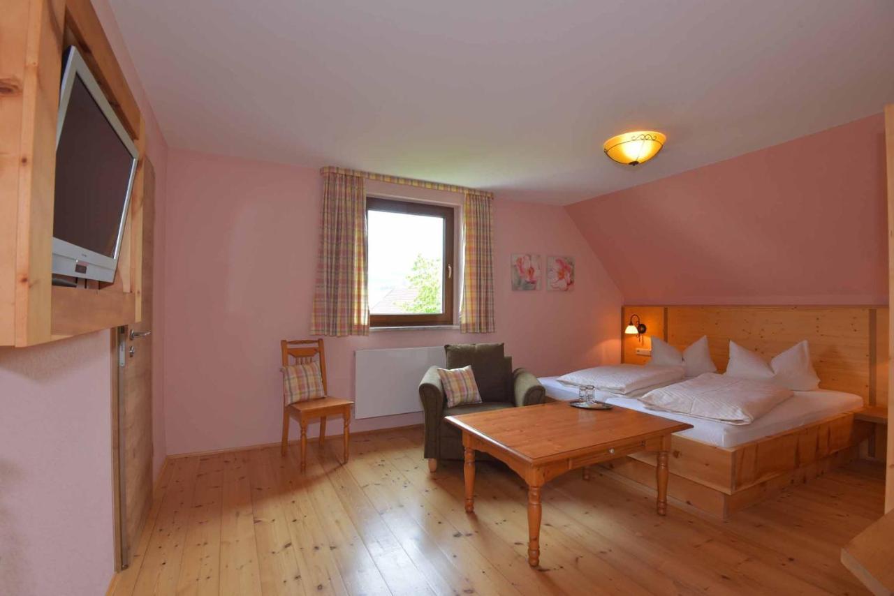 Landhotel Zur Pferdetraenke Schleid Kültér fotó